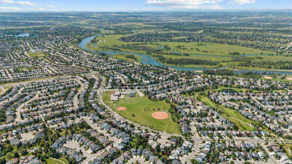 MLS® A2250481 - 139 Douglasdale Point SE in Douglasdale/Glen Calgary, Residential