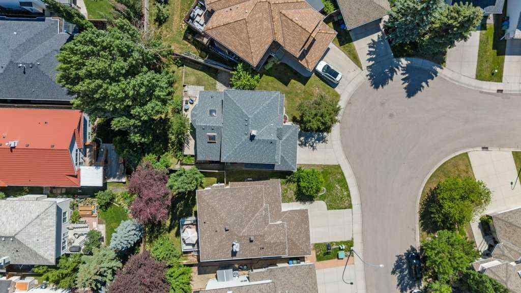 MLS® A2250481 - 139 Douglasdale Point SE in Douglasdale/Glen Calgary, Residential
