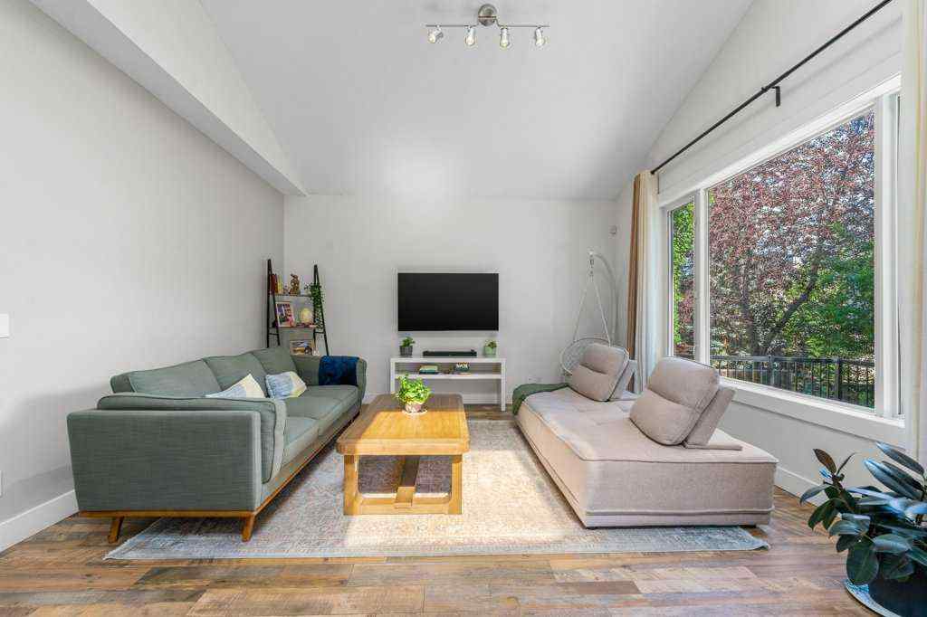 MLS® A2250481 - 139 Douglasdale Point SE in Douglasdale/Glen Calgary, Residential