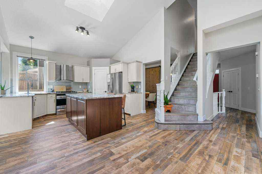 MLS® A2250481 - 139 Douglasdale Point SE in Douglasdale/Glen Calgary, Residential