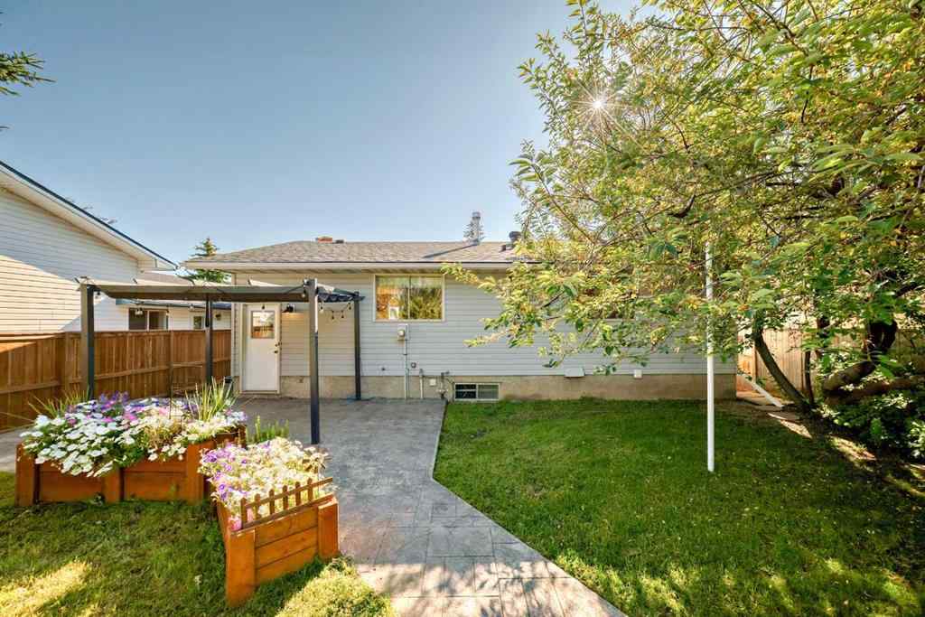 MLS® A2250487 - 131 Bracewood Road SW in Braeside Calgary, Residential