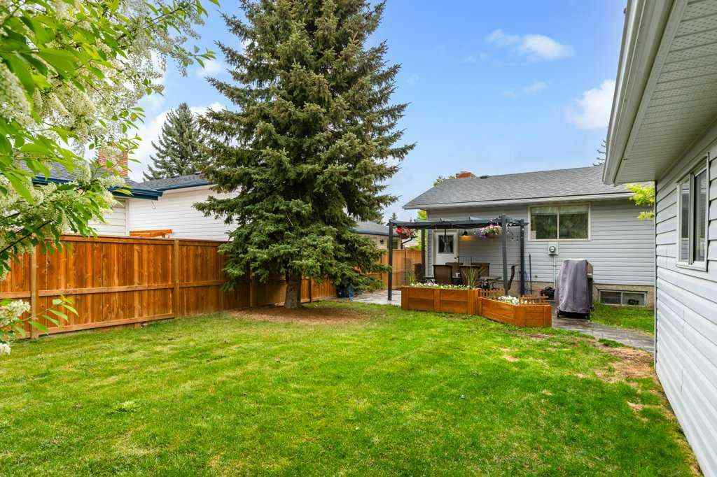 MLS® A2250487 - 131 Bracewood Road SW in Braeside Calgary, Residential