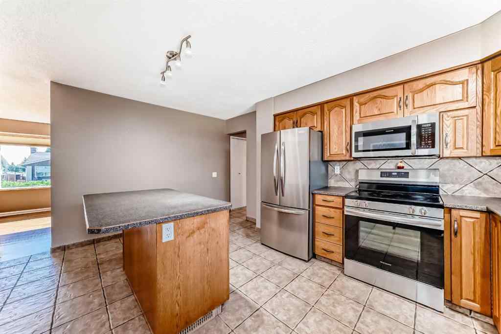 MLS® A2250487 - 131 Bracewood Road SW in Braeside Calgary, Residential