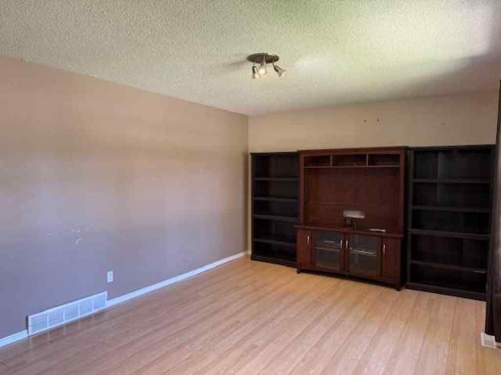 MLS® A2250488 - 10203 103 Street  in NONE High Level, Residential