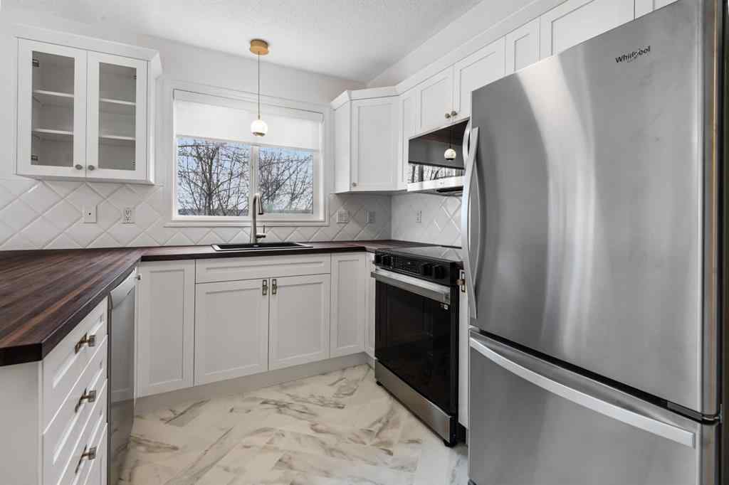 MLS® A2250493 - Unit #2205 7451 Springbank Boulevard SW in Springbank Hill Calgary, Residential