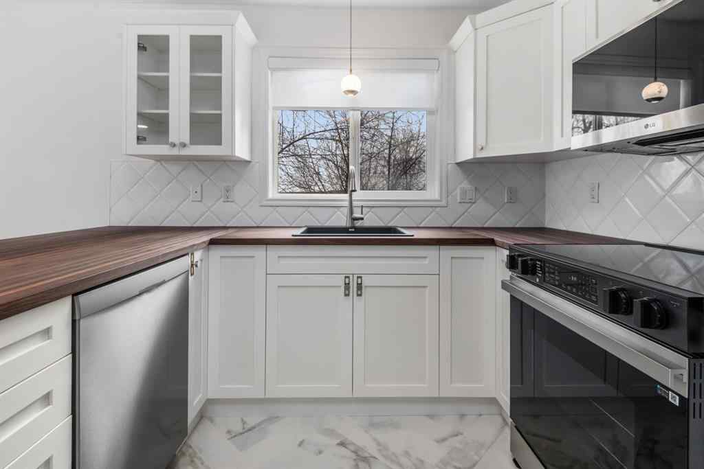 MLS® A2250493 - Unit #2205 7451 Springbank Boulevard SW in Springbank Hill Calgary, Residential