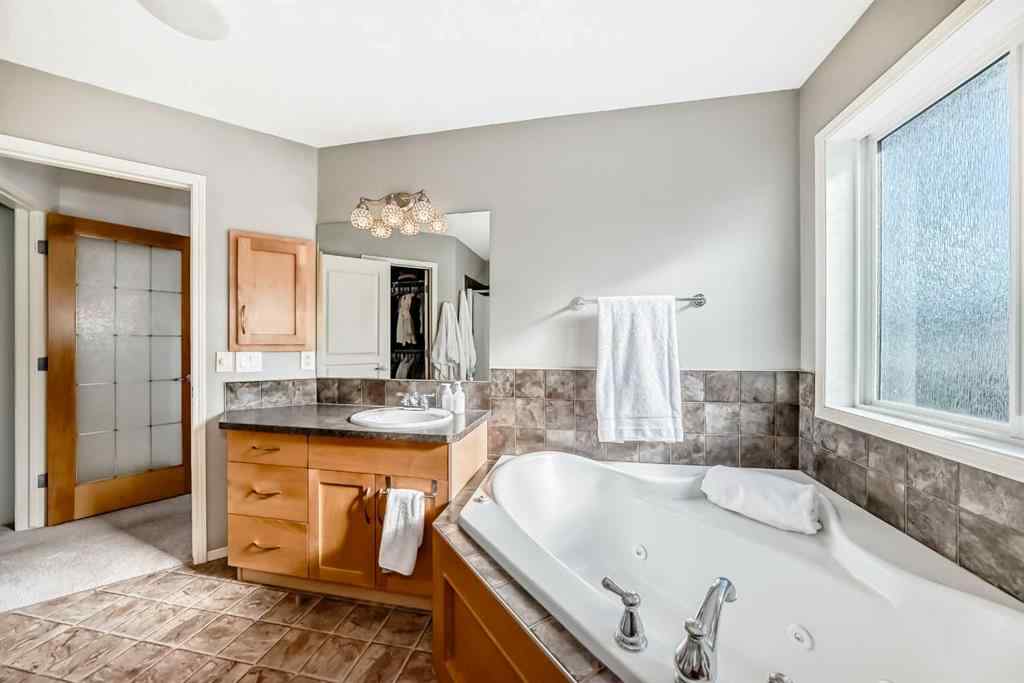 MLS® A2250494 - 128 LAVENDER Way  in Rainbow Falls Chestermere, Residential