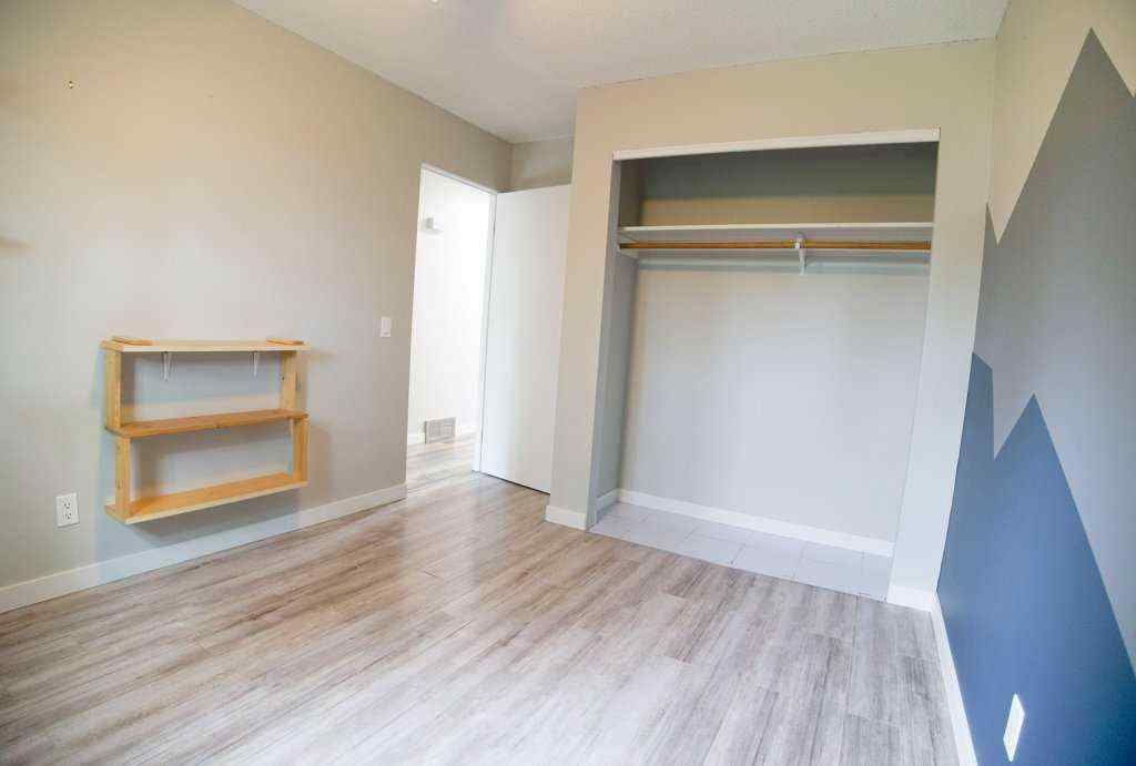 MLS® A2250504 - 12 Eagle Road  in Fairway Heights Lacombe, Residential