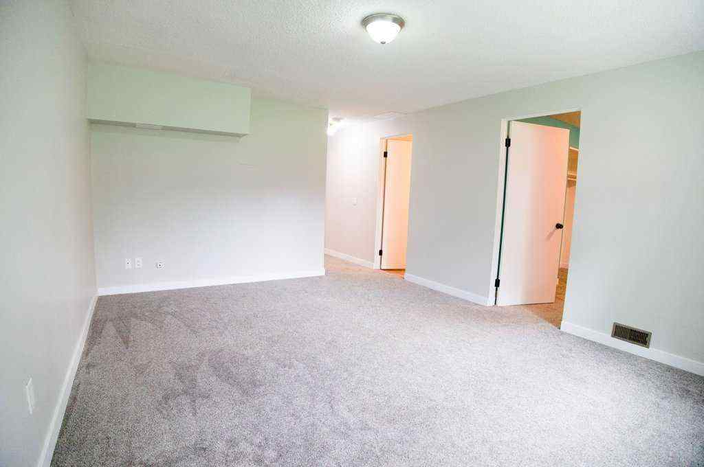 MLS® A2250504 - 12 Eagle Road  in Fairway Heights Lacombe, Residential