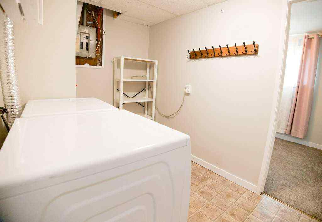 MLS® A2250504 - 12 Eagle Road  in Fairway Heights Lacombe, Residential