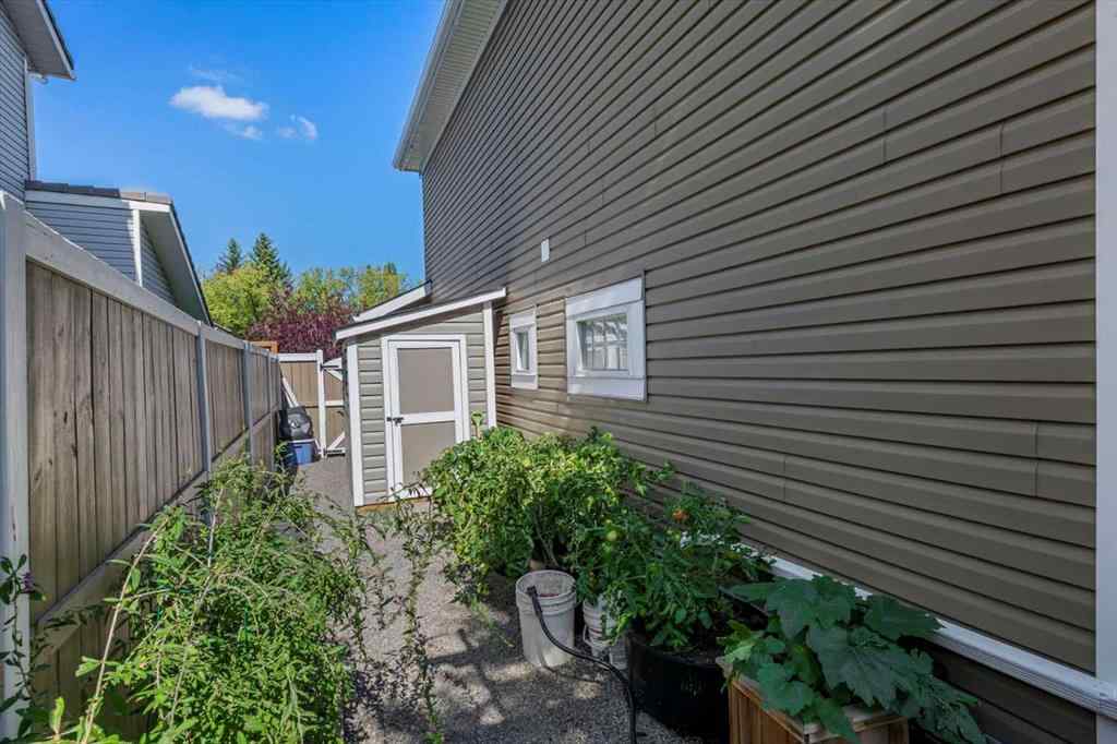 MLS® A2250523 - 9124 Edgebrook Drive NW in Edgemont Calgary, Residential