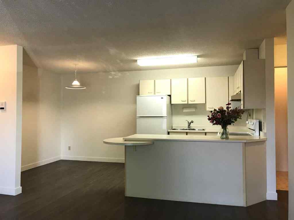 MLS® A2250526 - Unit #21 2421 Edenwold Heights NW in Edgemont Calgary, Residential