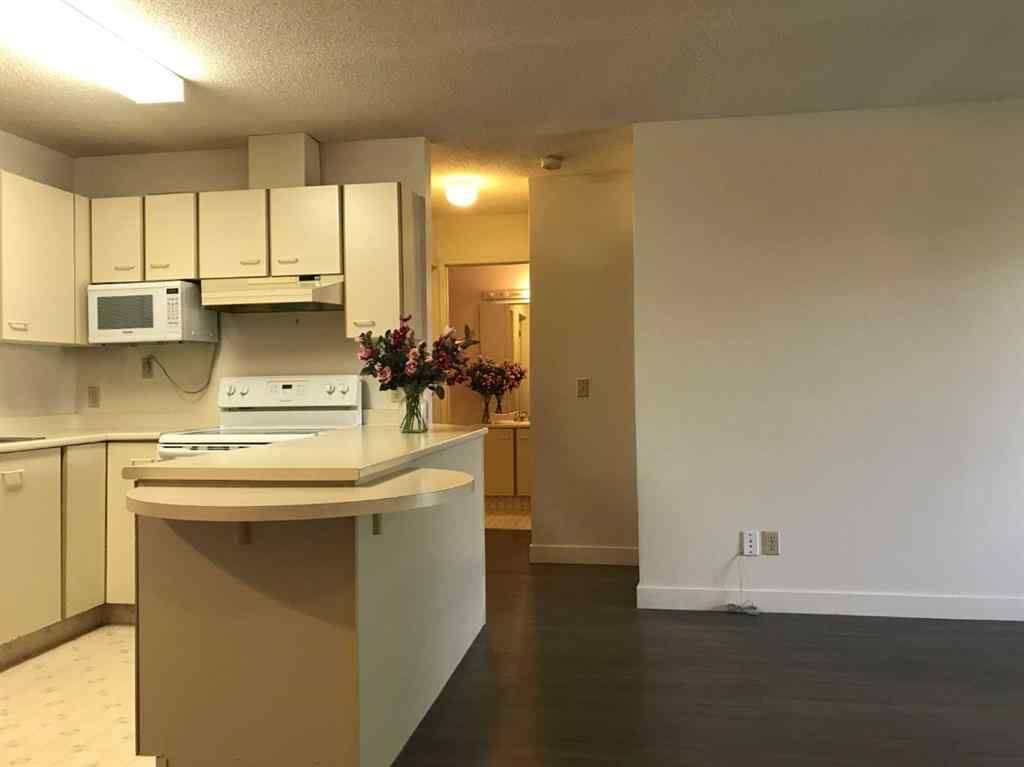 MLS® A2250526 - Unit #21 2421 Edenwold Heights NW in Edgemont Calgary, Residential