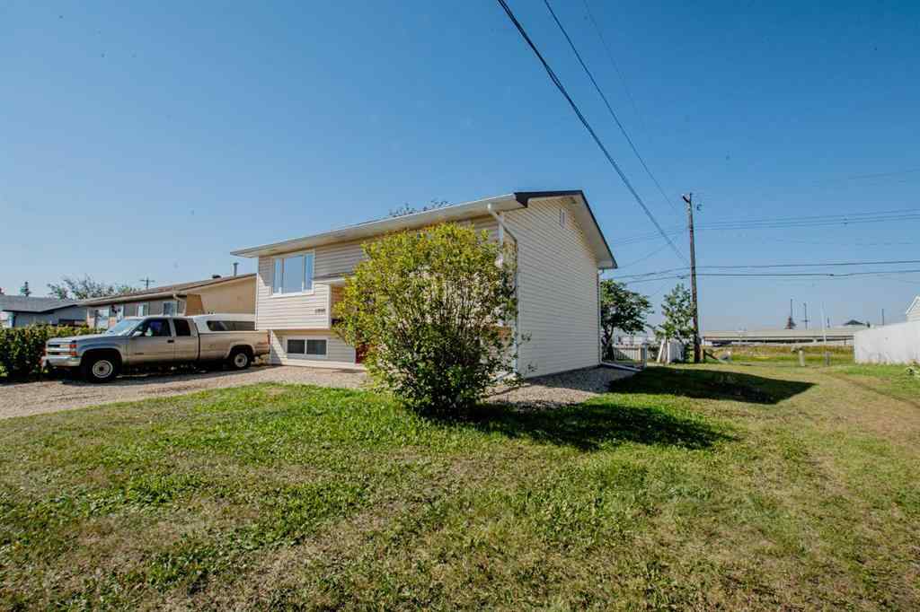 MLS® A2250540 - 11808 98 Street  in Crystal Ridge Grande Prairie, Residential