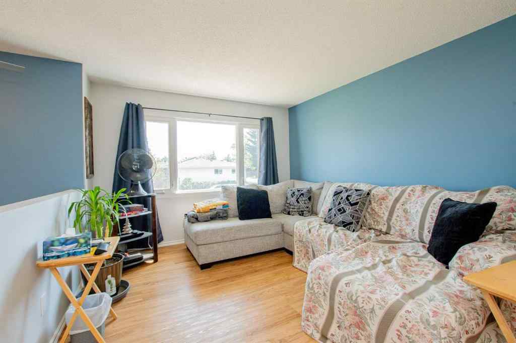 MLS® A2250540 - 11808 98 Street  in Crystal Ridge Grande Prairie, Residential