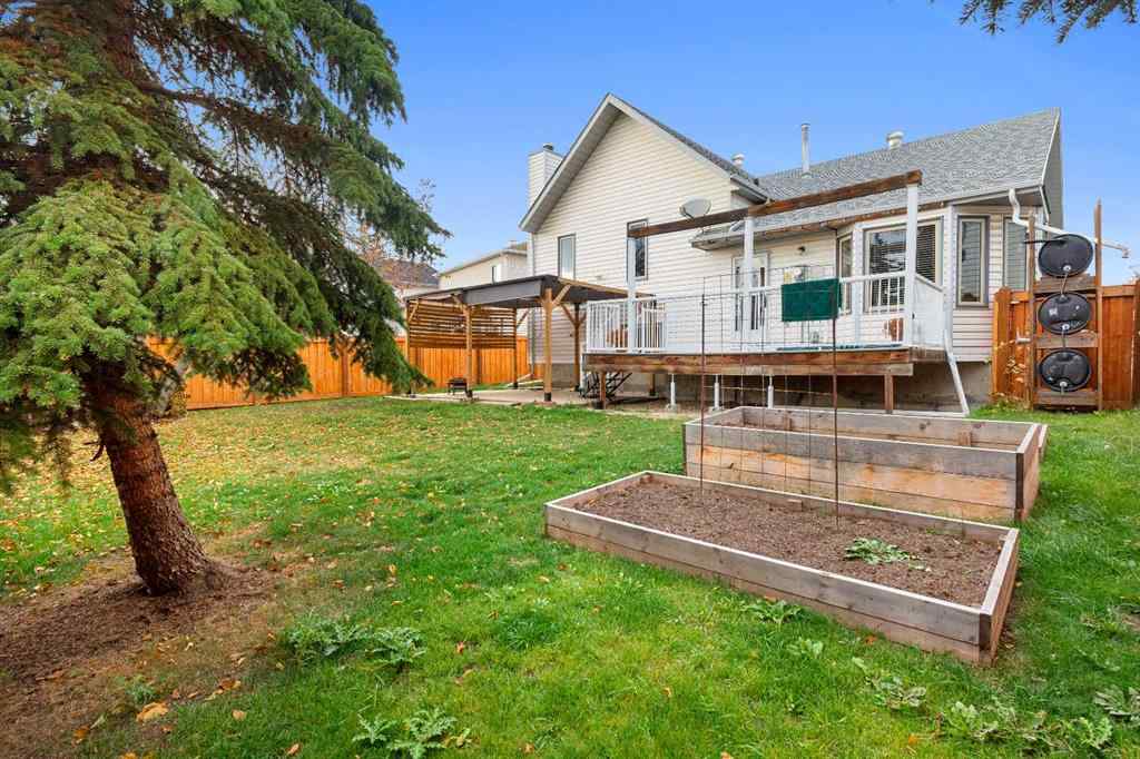 MLS® A2250545 - 9055 106 Avenue  in Crystal Heights Grande Prairie, Residential