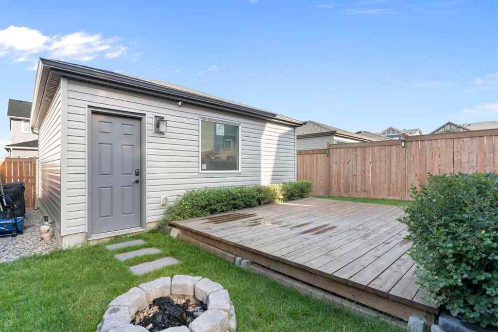 MLS® A2250576 - 452 Hillcrest Manor SW in Hillcrest Airdrie, Residential