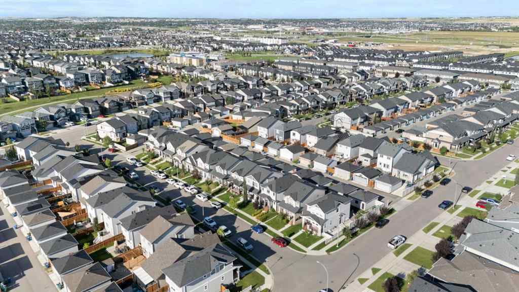 MLS® A2250576 - 452 Hillcrest Manor SW in Hillcrest Airdrie, Residential