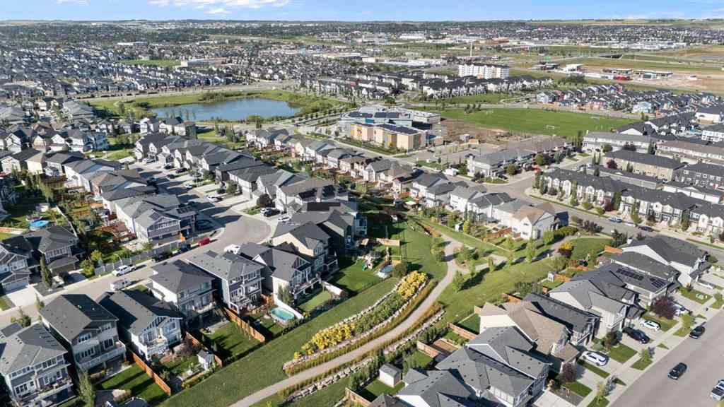 MLS® A2250576 - 452 Hillcrest Manor SW in Hillcrest Airdrie, Residential
