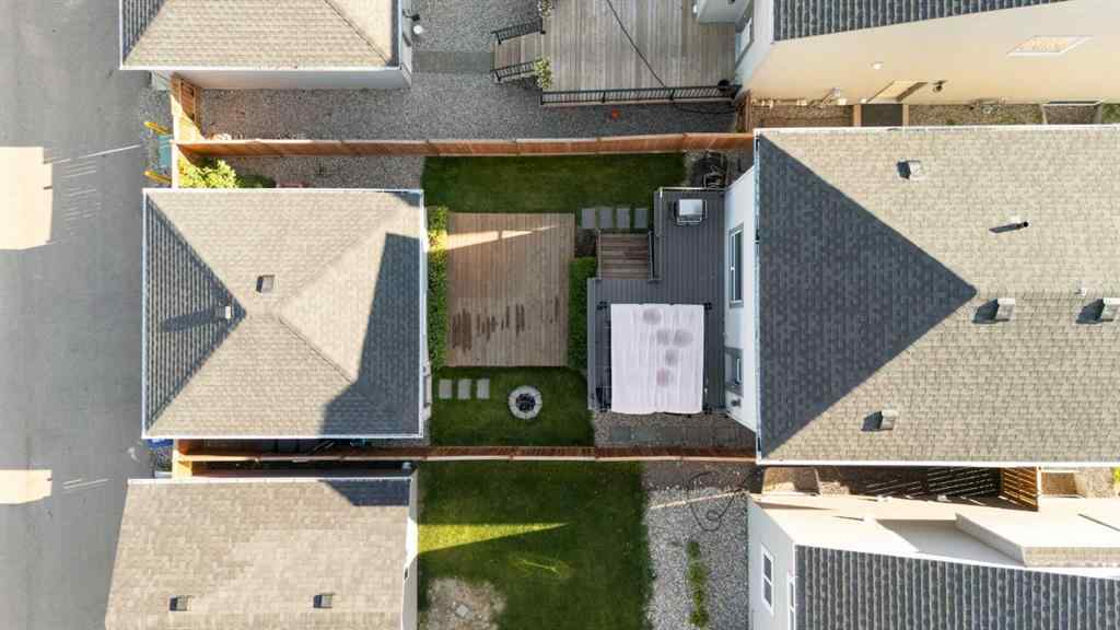 MLS® A2250576 - 452 Hillcrest Manor SW in Hillcrest Airdrie, Residential