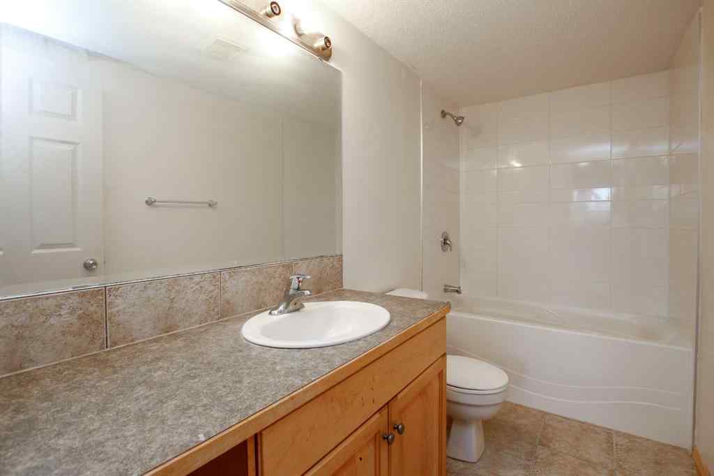 MLS® A2250580 - 43 Lindman Close  in Lakeway Landing Sylvan Lake, Residential