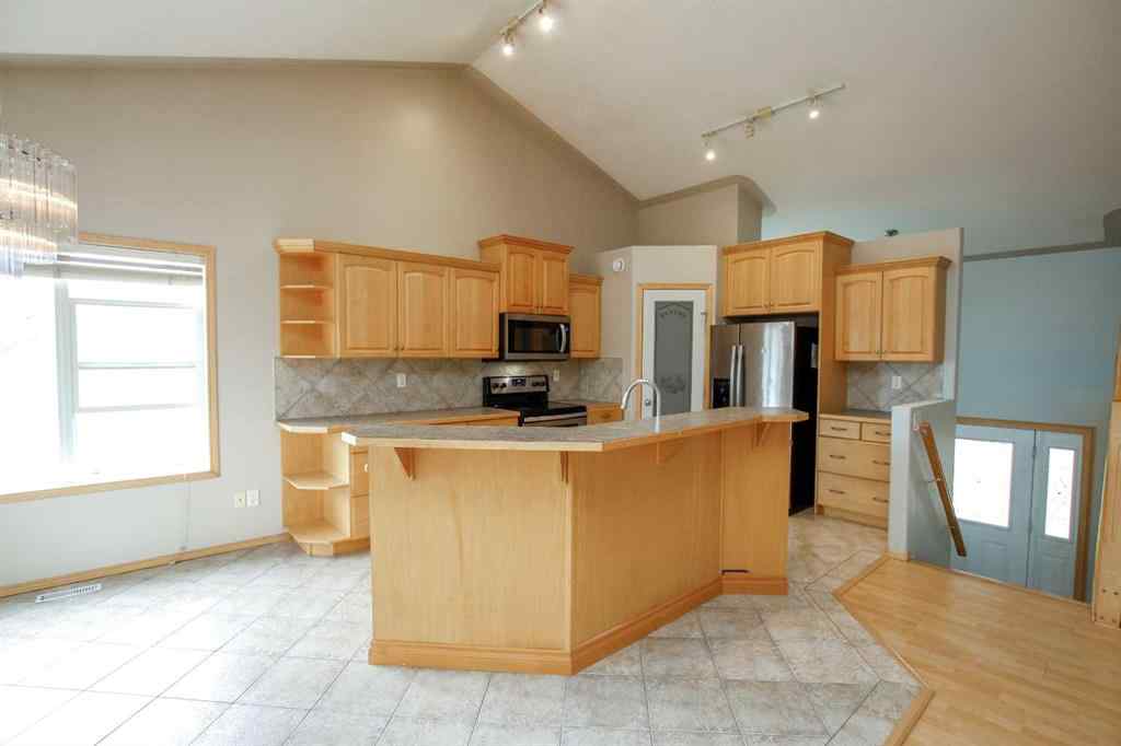 MLS® A2250580 - 43 Lindman Close  in Lakeway Landing Sylvan Lake, Residential