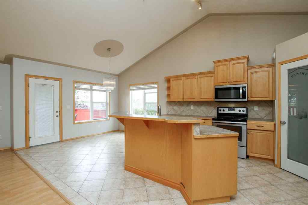 MLS® A2250580 - 43 Lindman Close  in Lakeway Landing Sylvan Lake, Residential