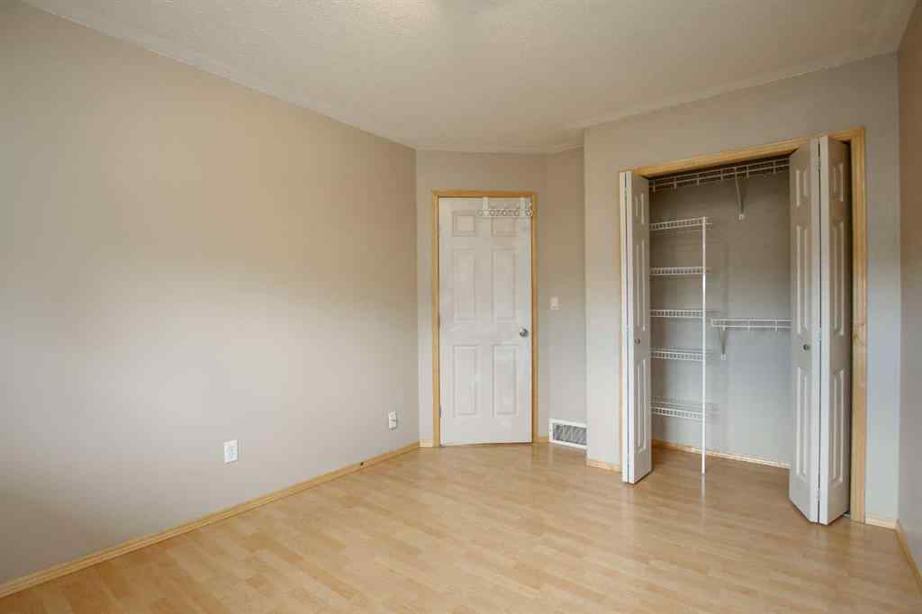MLS® A2250580 - 43 Lindman Close  in Lakeway Landing Sylvan Lake, Residential