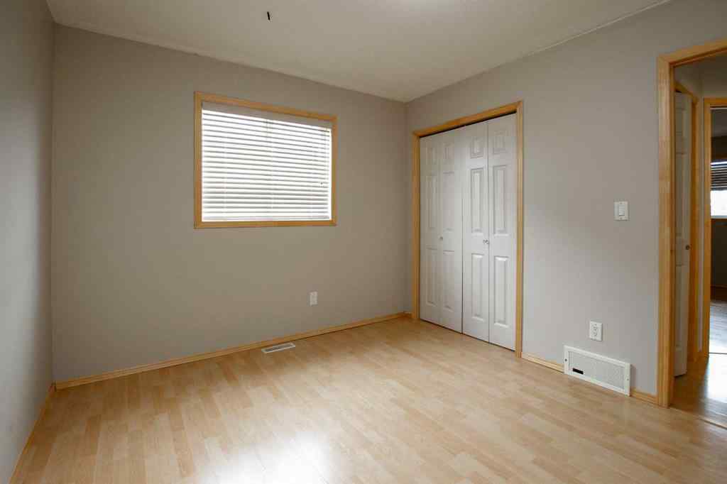 MLS® A2250580 - 43 Lindman Close  in Lakeway Landing Sylvan Lake, Residential