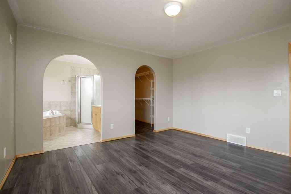 MLS® A2250580 - 43 Lindman Close  in Lakeway Landing Sylvan Lake, Residential