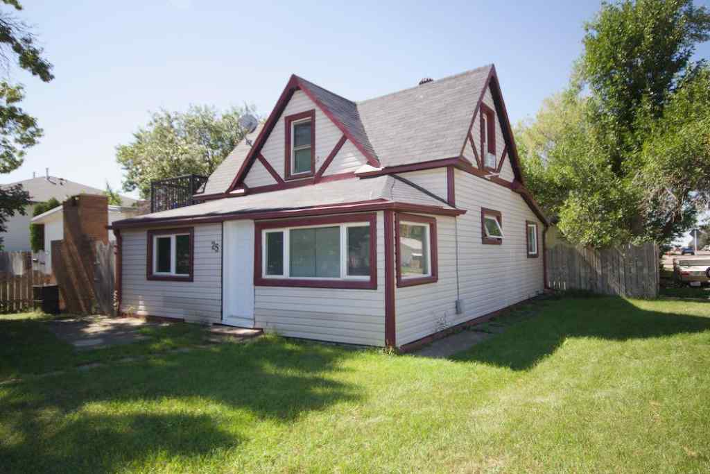 MLS® A2250590 - 25 4 Street NE in Redcliff Industrial Redcliff, Residential