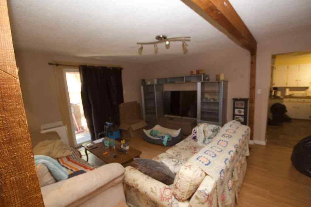 MLS® A2250590 - 25 4 Street NE in Redcliff Industrial Redcliff, Residential