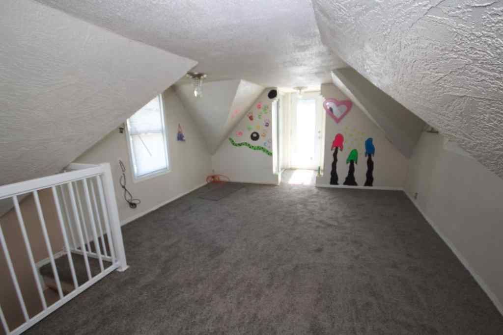MLS® A2250590 - 25 4 Street NE in Redcliff Industrial Redcliff, Residential