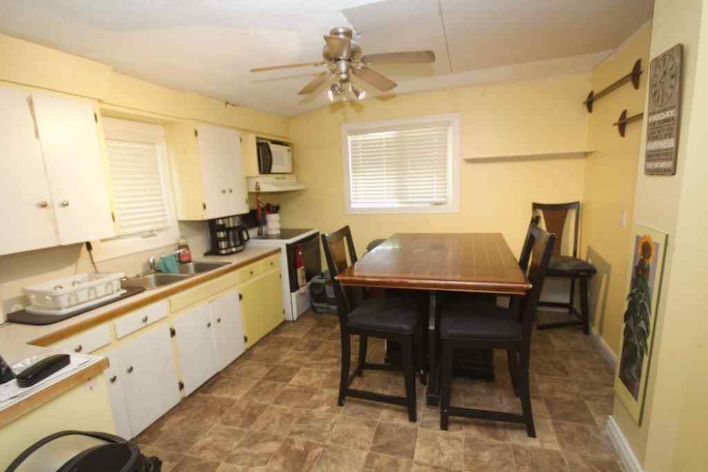 MLS® A2250590 - 25 4 Street NE in Redcliff Industrial Redcliff, Residential
