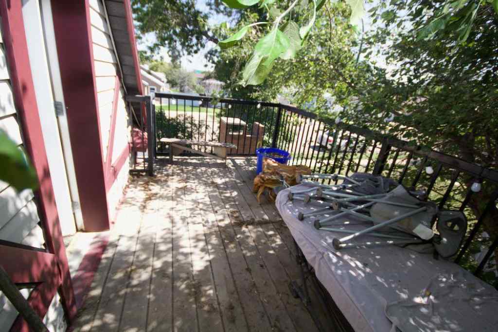 MLS® A2250590 - 25 4 Street NE in Redcliff Industrial Redcliff, Residential