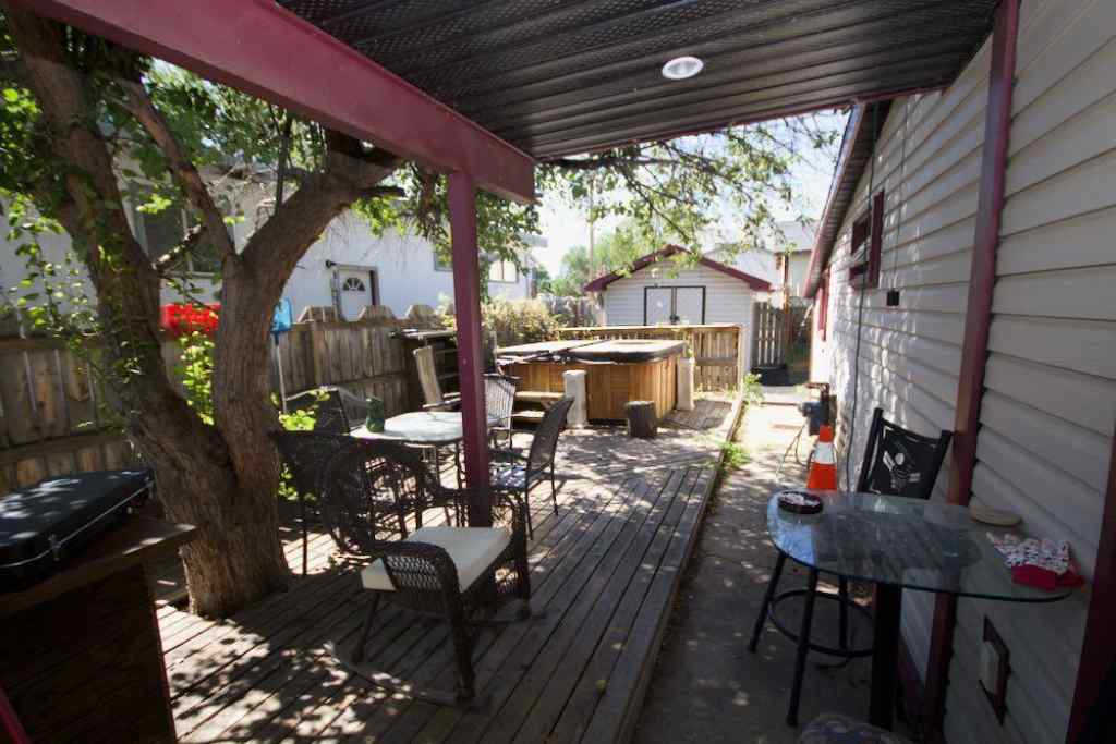 MLS® A2250590 - 25 4 Street NE in Redcliff Industrial Redcliff, Residential