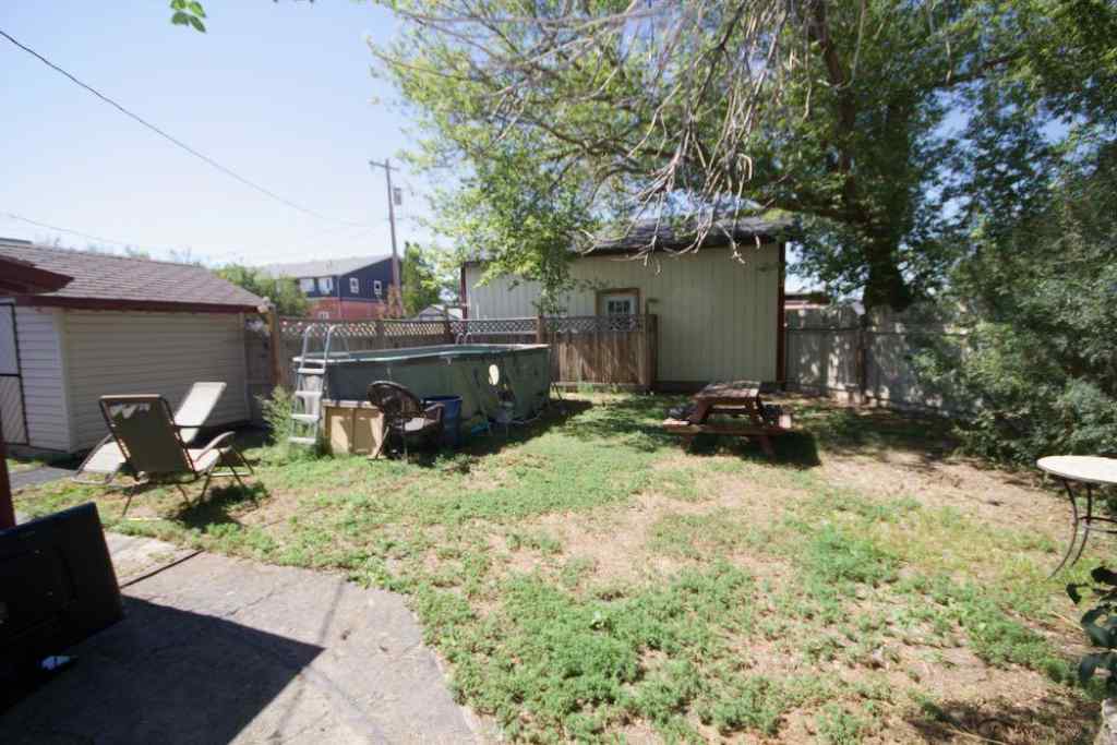 MLS® A2250590 - 25 4 Street NE in Redcliff Industrial Redcliff, Residential