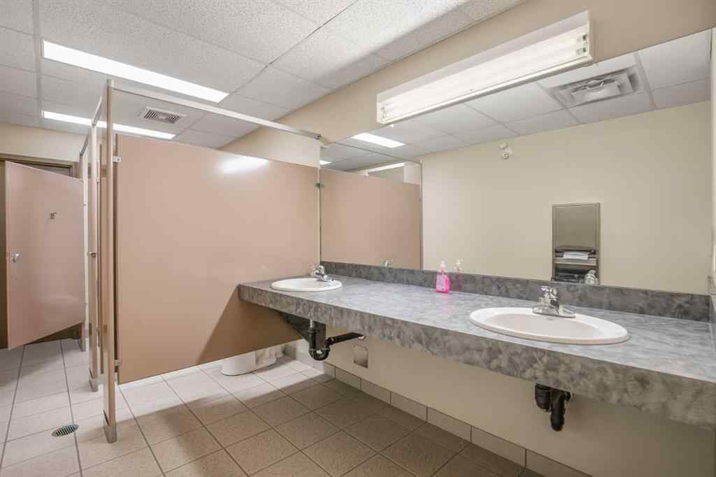 MLS® A2250591 - 5007 46 Street  in Downtown Sylvan Lake, Commercial