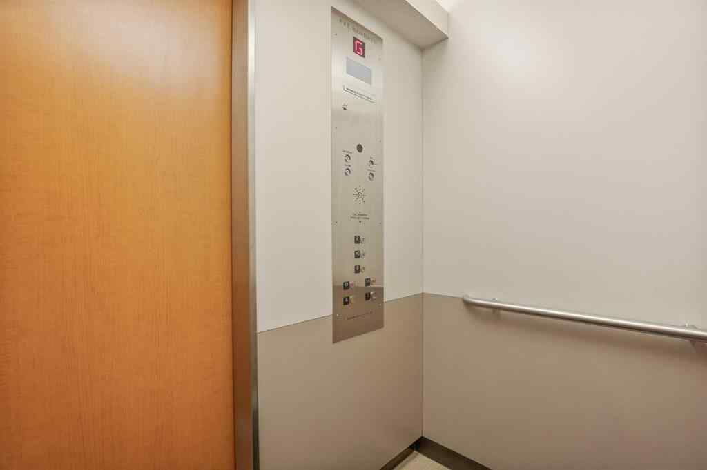 MLS® A2250591 - 5007 46 Street  in Downtown Sylvan Lake, Commercial