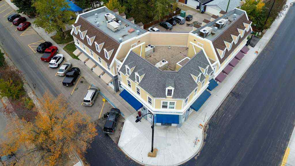 MLS® A2250591 - 5007 46 Street  in Downtown Sylvan Lake, Commercial