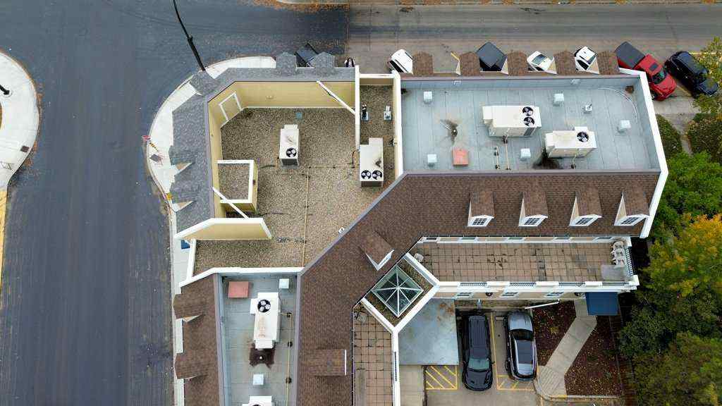 MLS® A2250591 - 5007 46 Street  in Downtown Sylvan Lake, Commercial