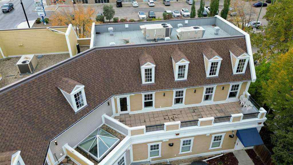 MLS® A2250591 - 5007 46 Street  in Downtown Sylvan Lake, Commercial