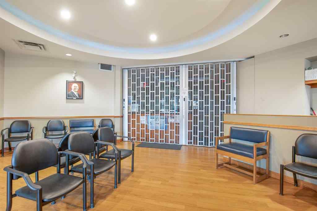 MLS® A2250591 - 5007 46 Street  in Downtown Sylvan Lake, Commercial