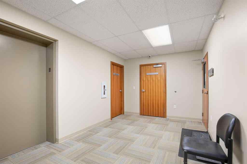 MLS® A2250591 - 5007 46 Street  in Downtown Sylvan Lake, Commercial