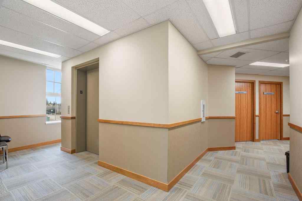 MLS® A2250591 - 5007 46 Street  in Downtown Sylvan Lake, Commercial