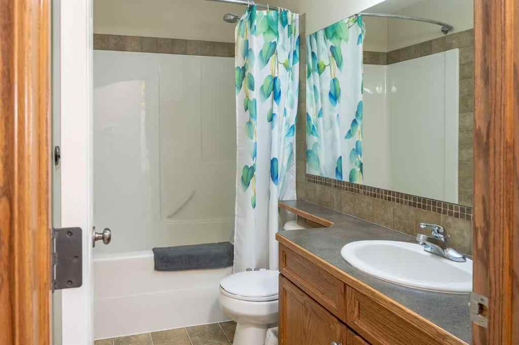 MLS® A2250592 - 6304 59 Street  in Lucas Heights Ponoka, Residential