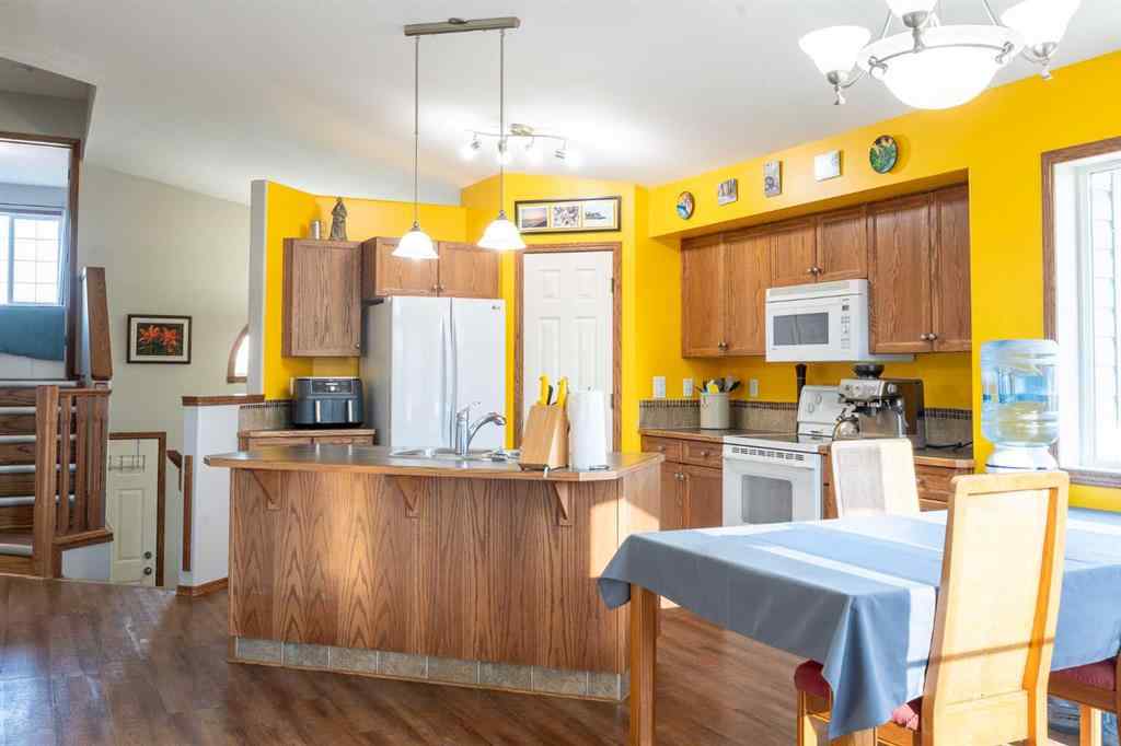 MLS® A2250592 - 6304 59 Street  in Lucas Heights Ponoka, Residential