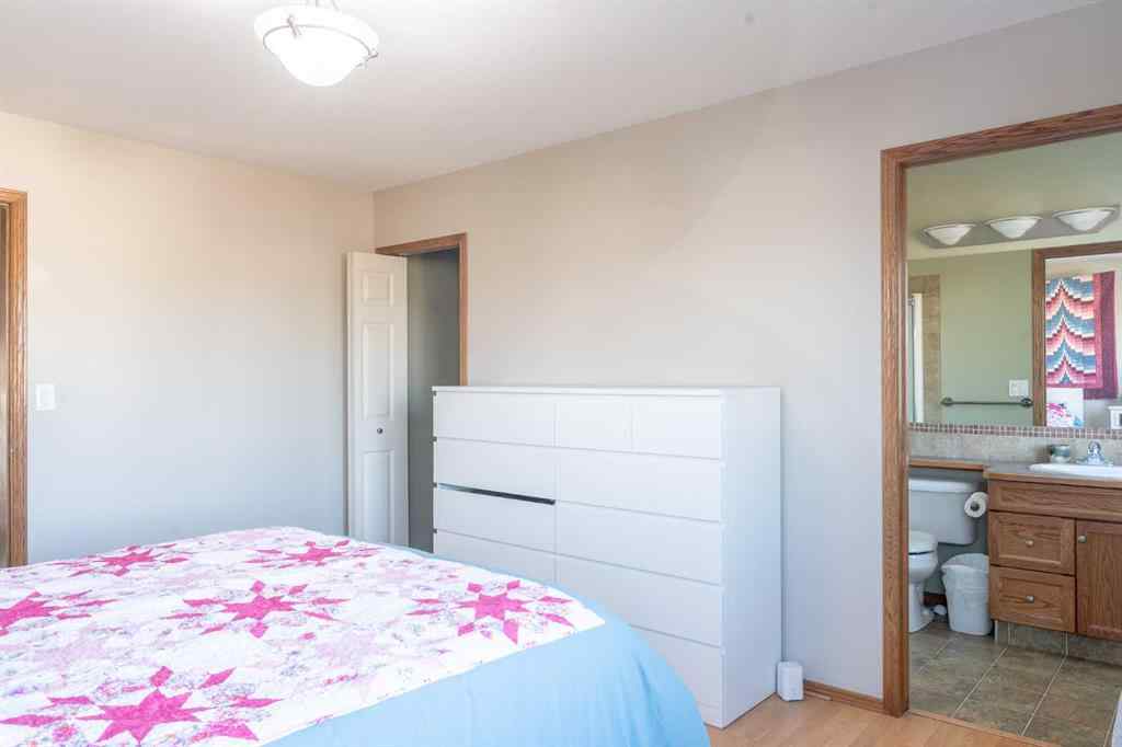 MLS® A2250592 - 6304 59 Street  in Lucas Heights Ponoka, Residential