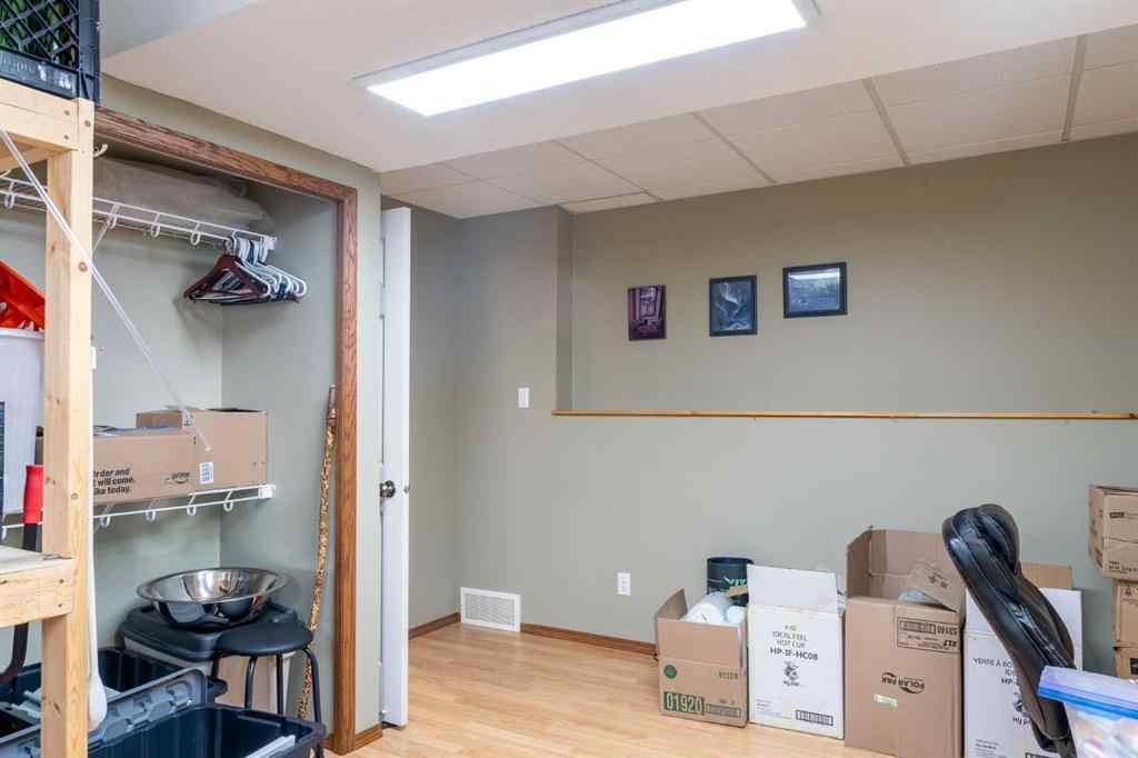 MLS® A2250592 - 6304 59 Street  in Lucas Heights Ponoka, Residential