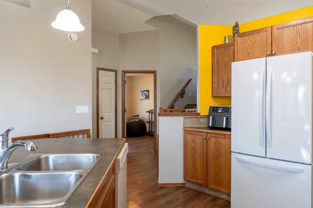 MLS® A2250592 - 6304 59 Street  in Lucas Heights Ponoka, Residential